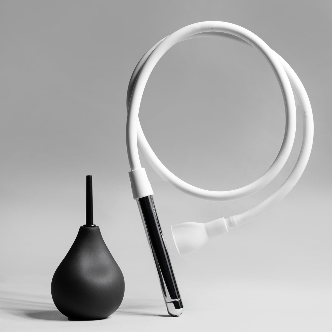 Ultimate douche kit with bulb and hose for precise cleansing