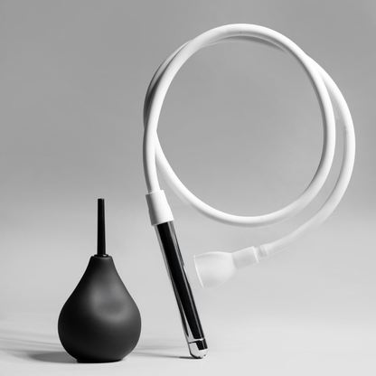 Ultimate douche kit with bulb and hose for precise cleansing